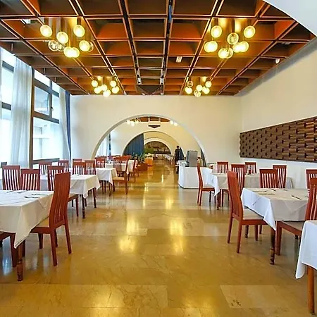 Zagreb 2* Split